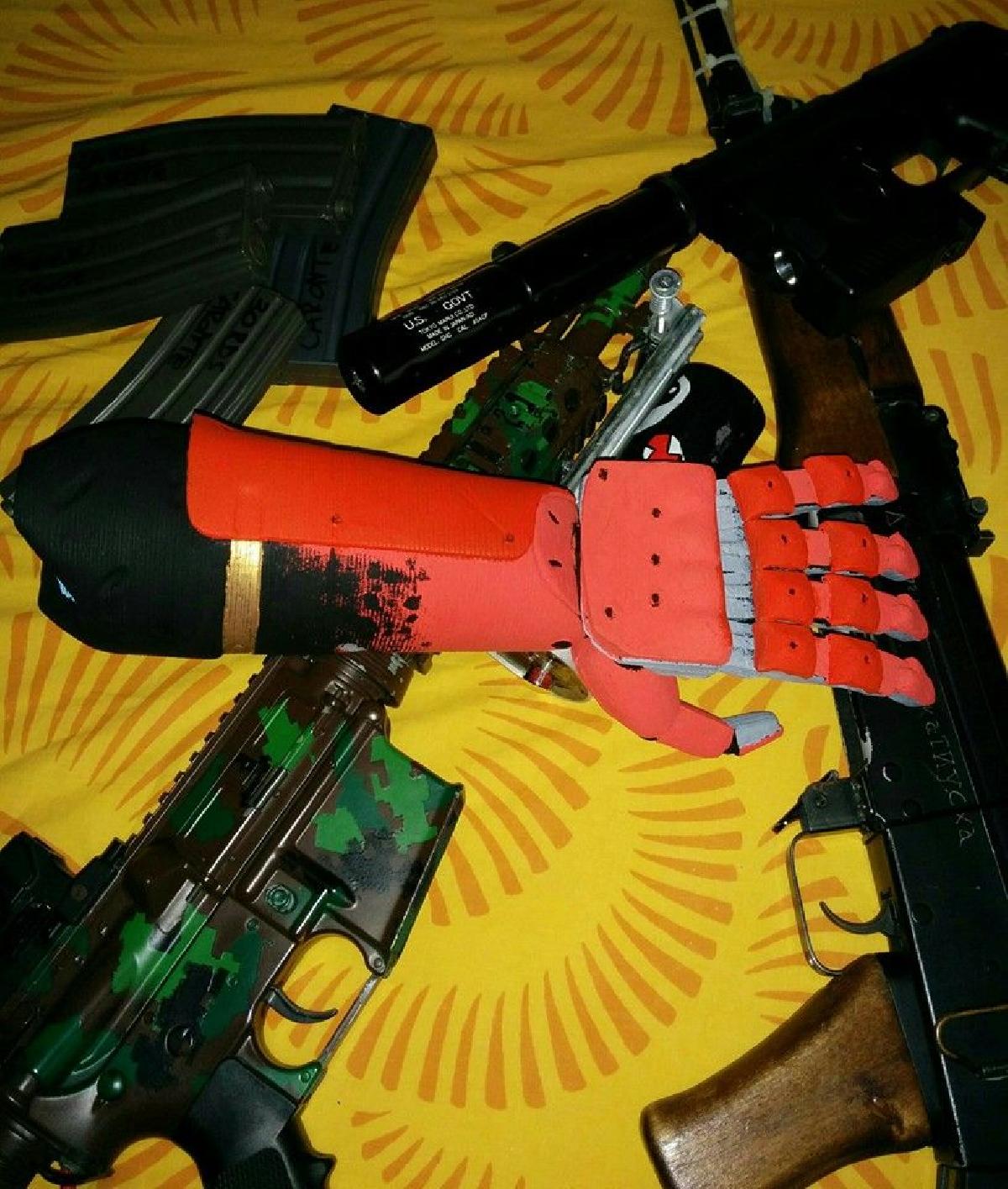 Metal Gear Phantom Dor 1:1 Big Boss Arm