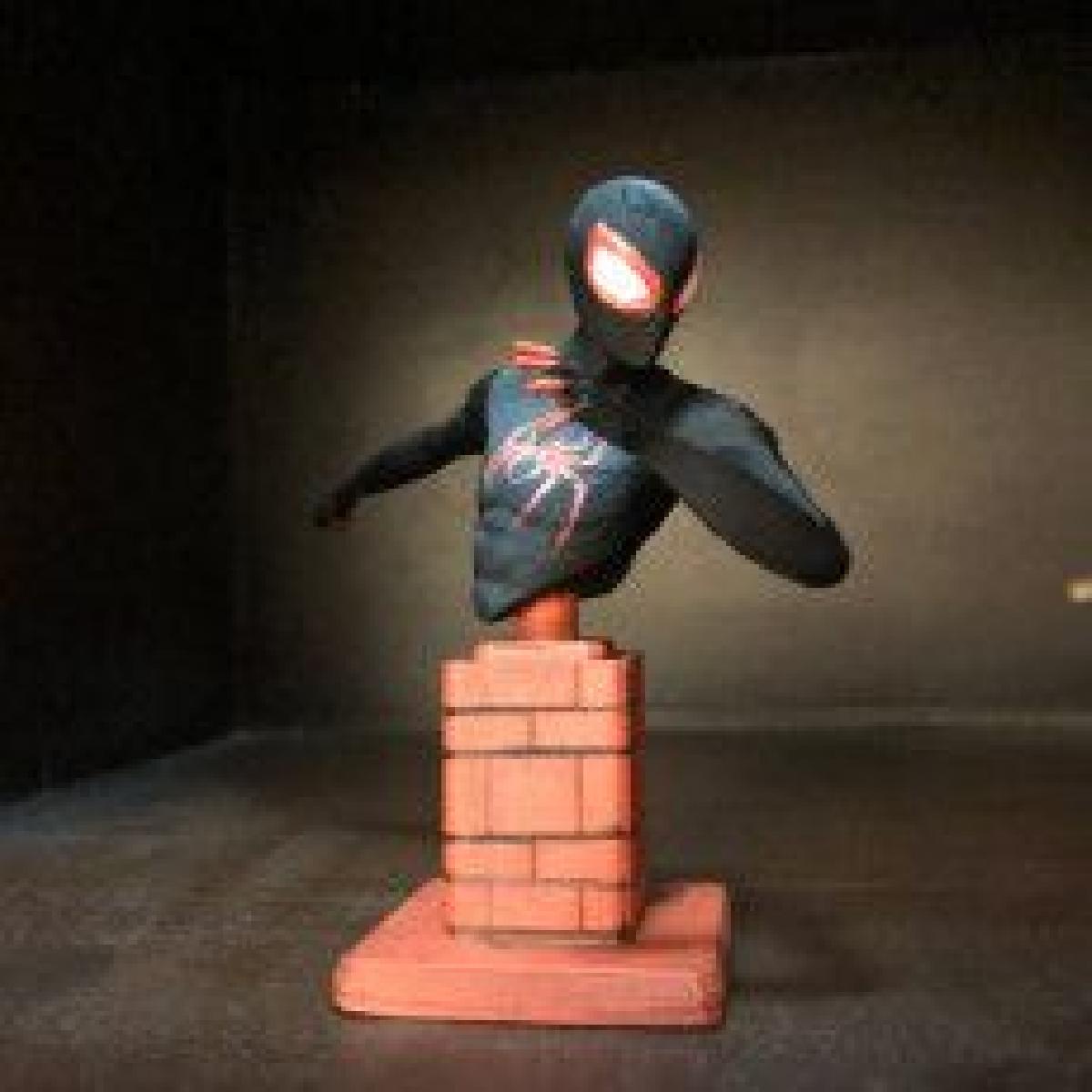 Estátua Homem-Aranha Miles Morales (Spider-Man Miles Morales