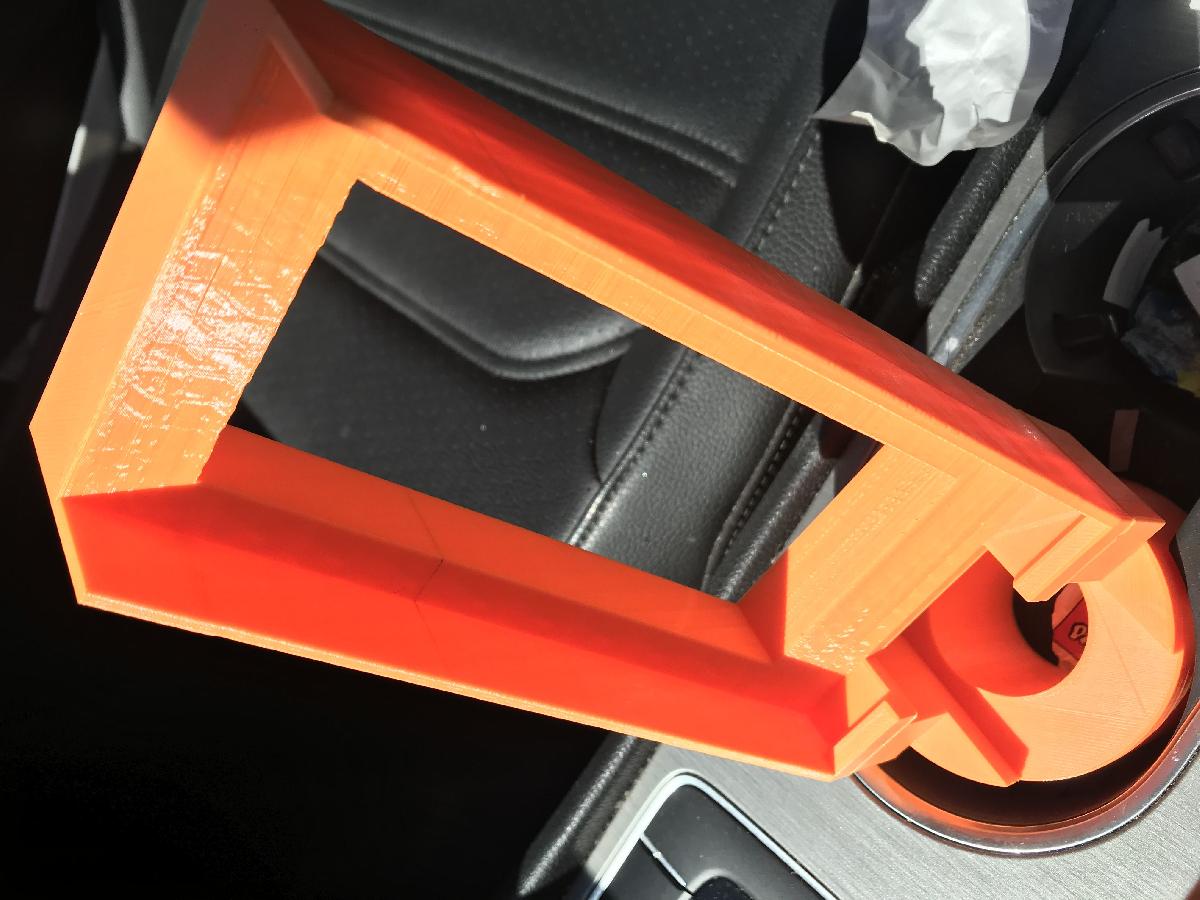 Adaptador de montagem de telefone do carro que cabe em um porta copos