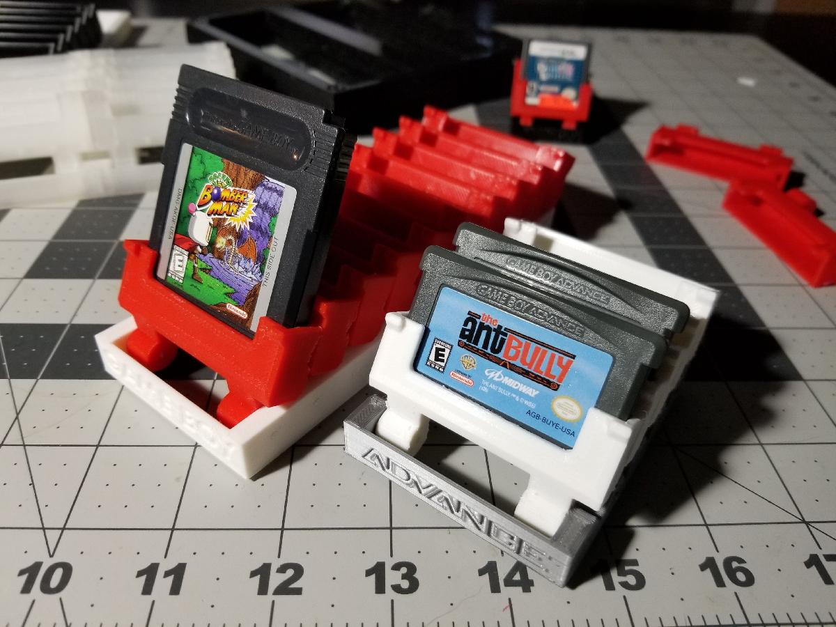Flip Forward Game Boy (+Advance) Cartucho Holders   Usa filamento de 1,75 mm para pinos de dobradica