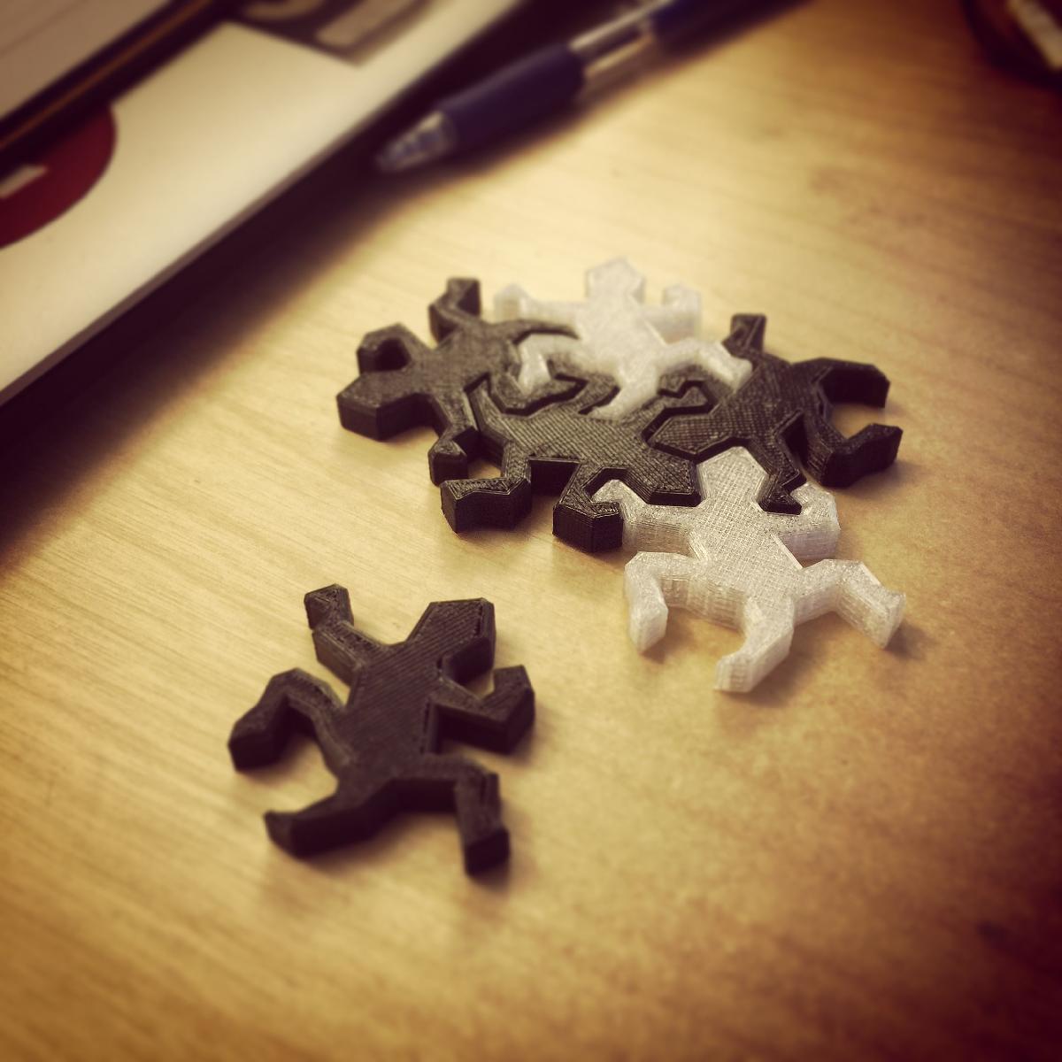 Peca de quebra cabeca Rep tile Escher