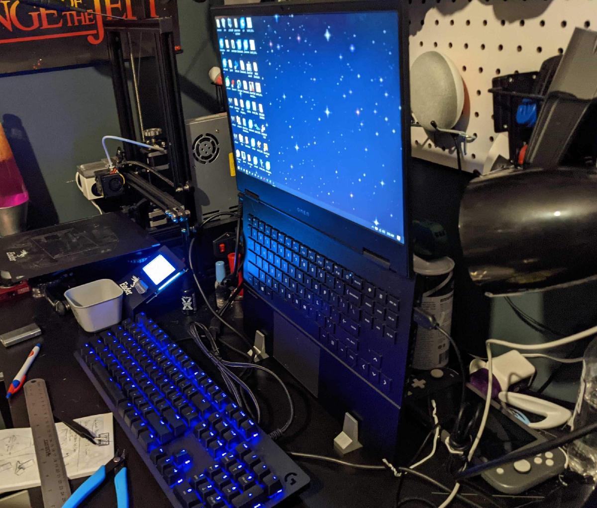 Suporte vertical aberto/fechado para laptop