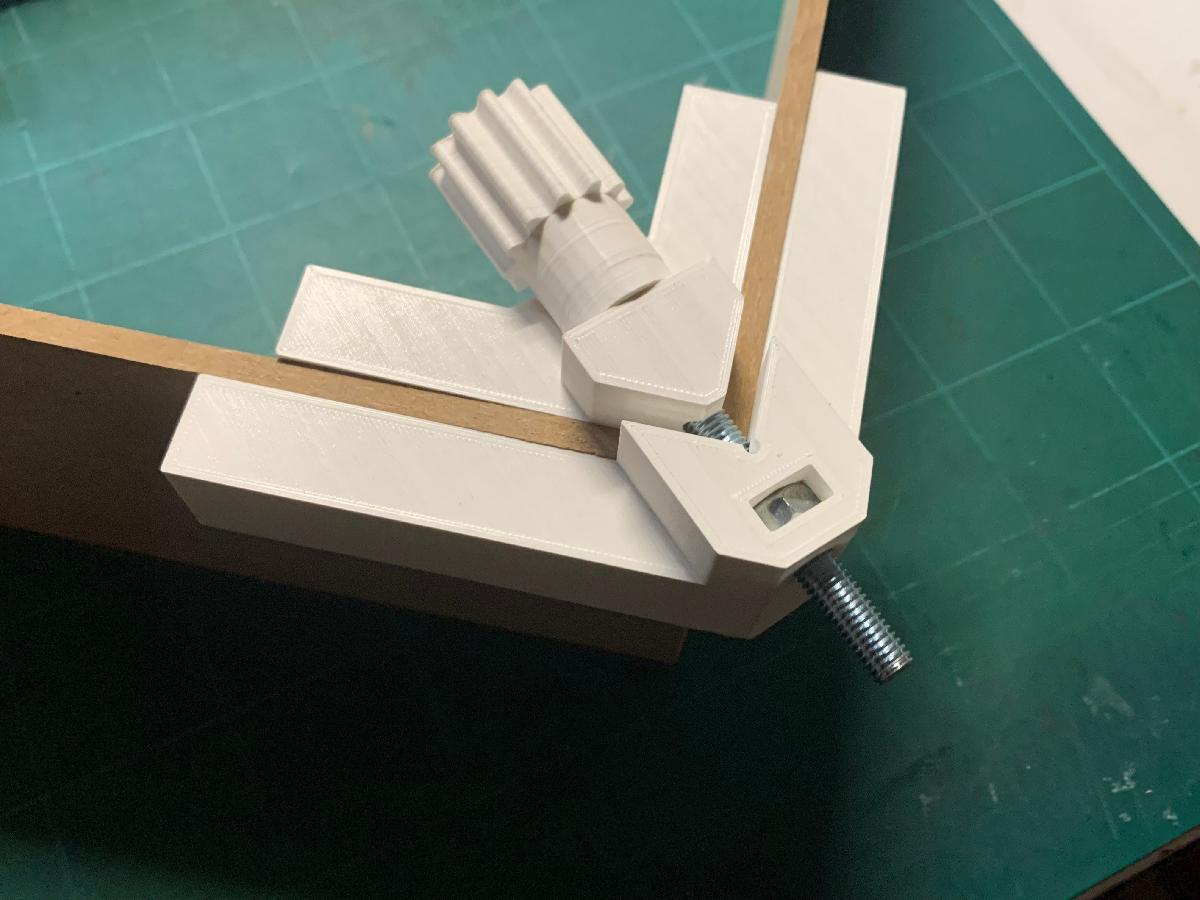 Bracadeira de angulo reto