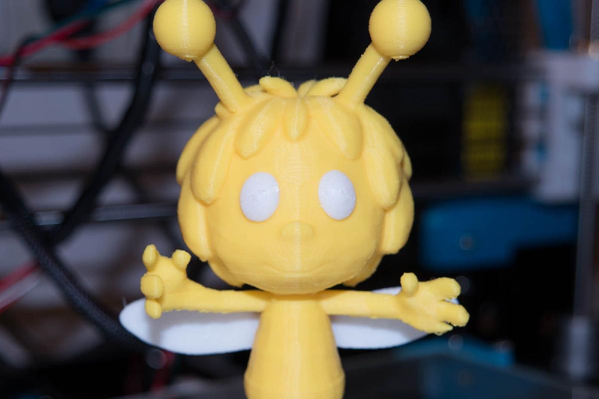 Brinquedo de abelha pequena
