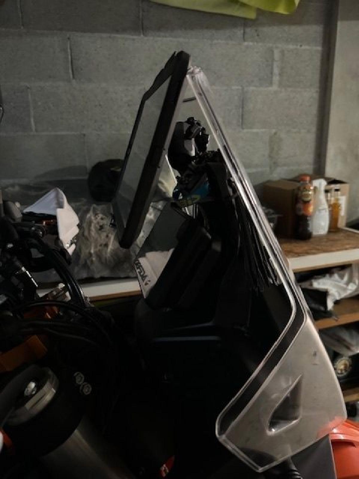 ADAPTADOR KTM 890 ADVENTURE PARA SUPORTE DE FAROL