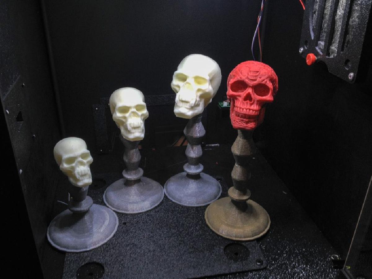 Trofeus para o concurso de fantasias de festa de Halloween do Site 3