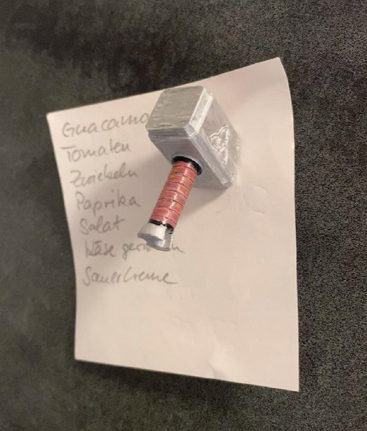 Martelo de Thor (Mjolnir) Geladeira 10mmx2mm Ima