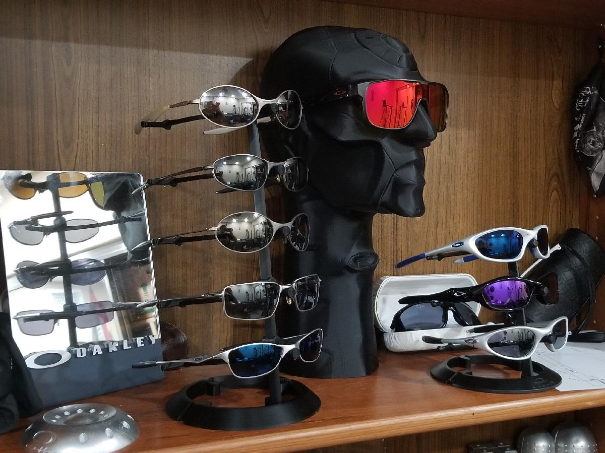 Sweet Sunglasses expositor stand Oakley design