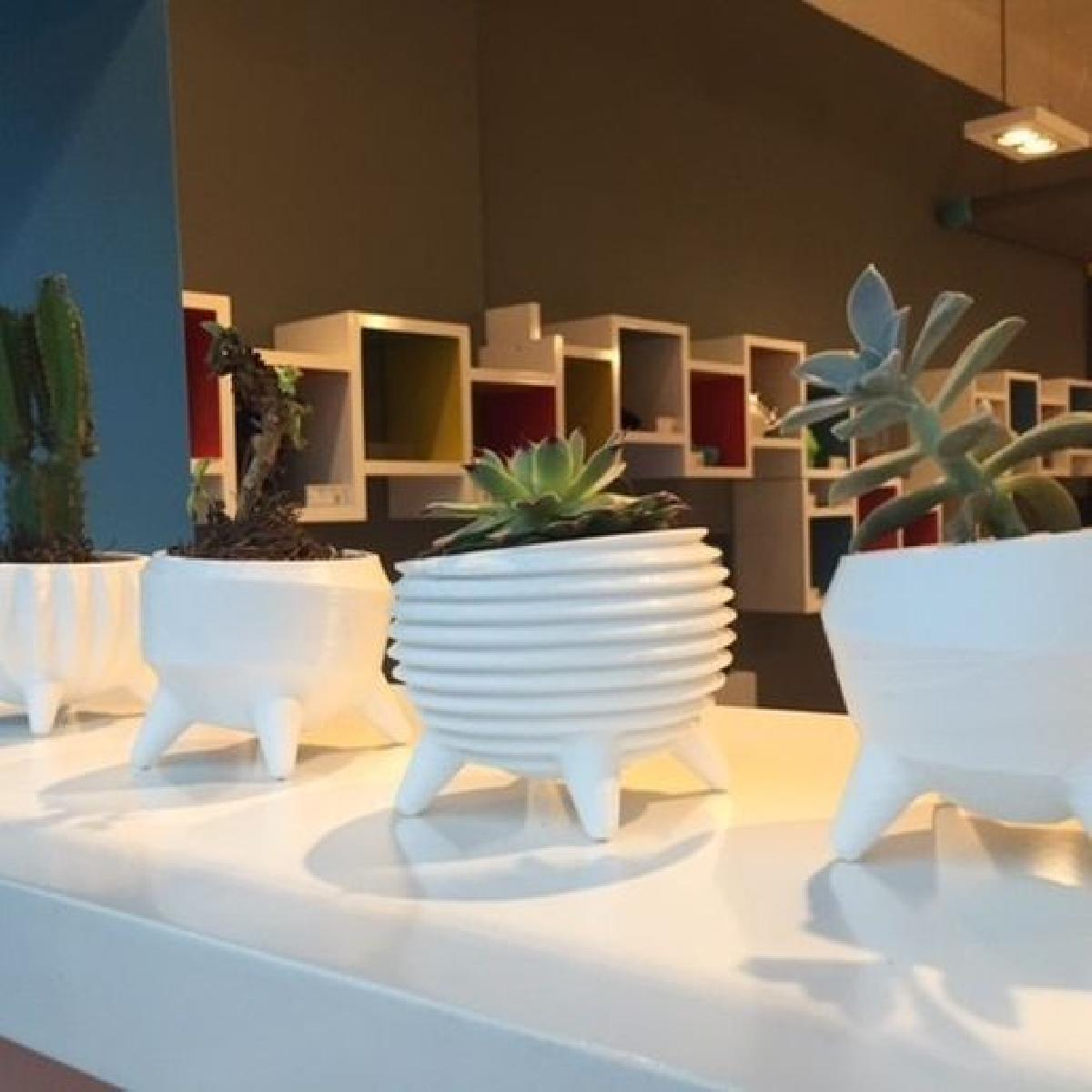 Linha de Vasos de Flores "Molcajete"