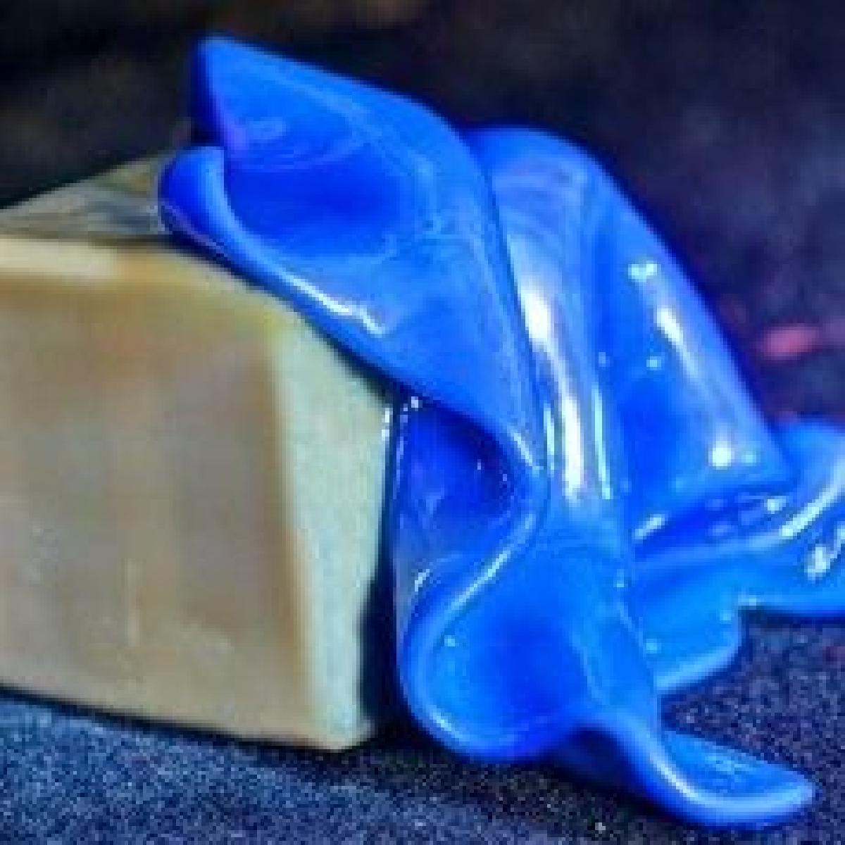 Cubo drapeado de seda: um modelo de pano do liquidificador