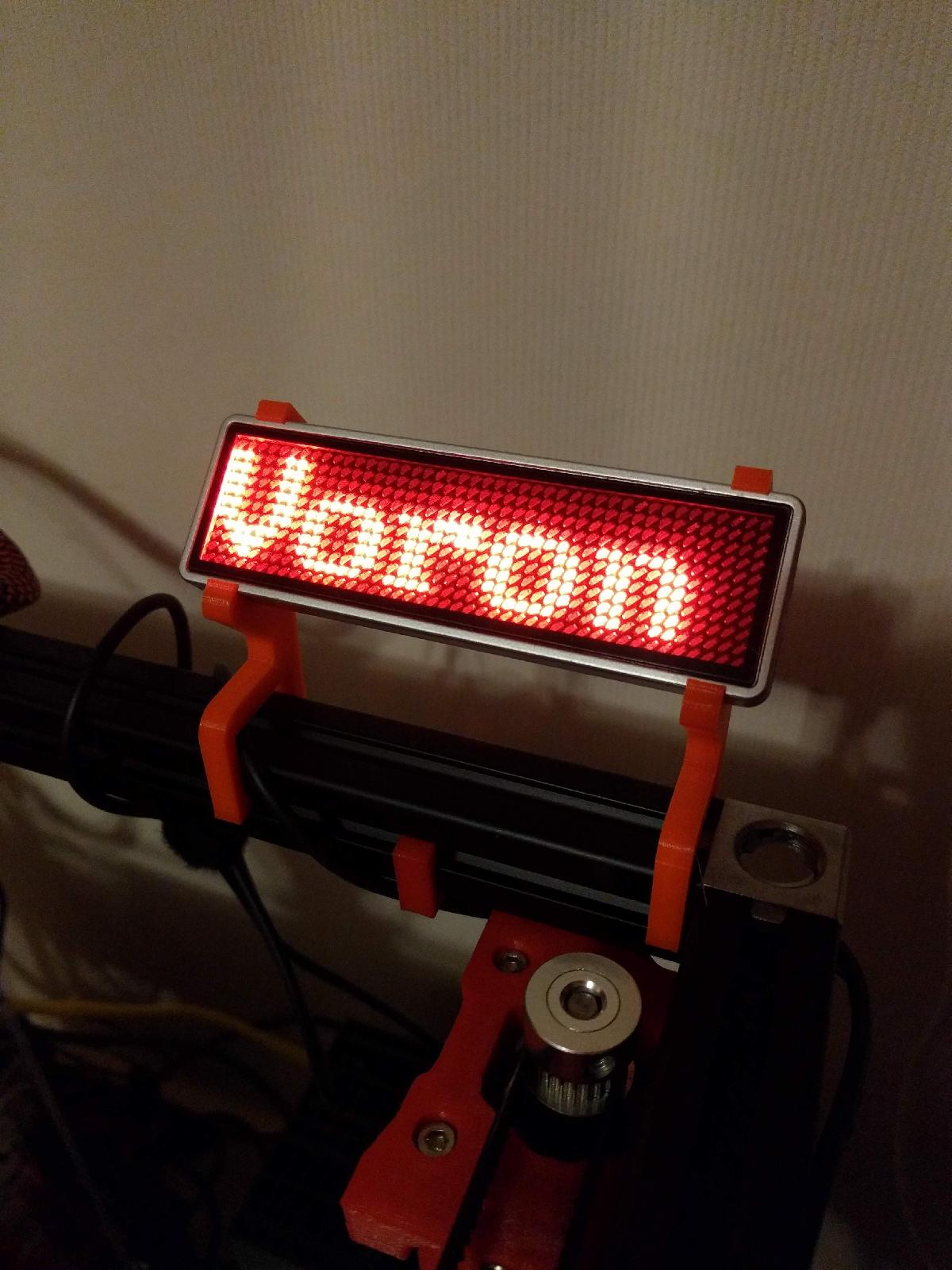 2020 Suporte de clipe para LED Name Tag / Matrix Display