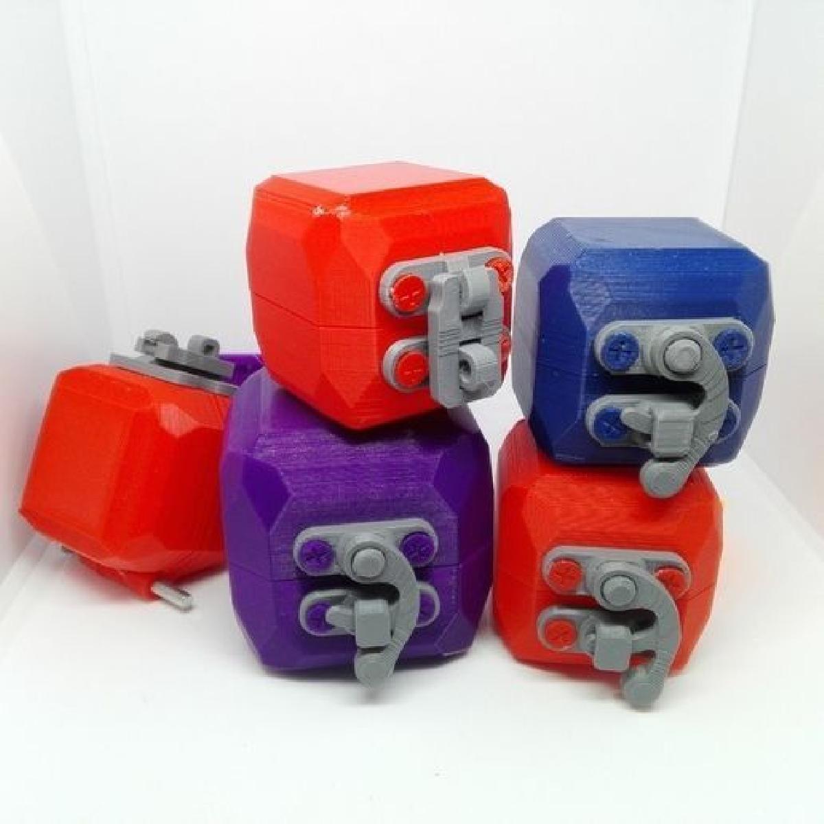 Lowpoly Cube Box Ringbox com ferrolho