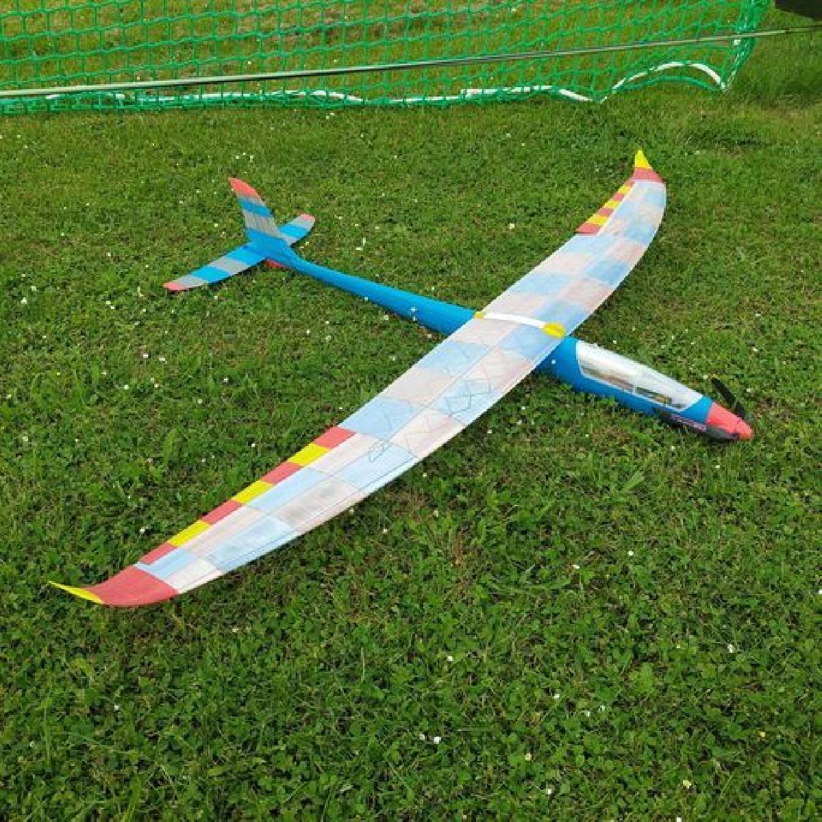 Planador Luki 2.0 (planador eletrico 1650 mm envergadura)