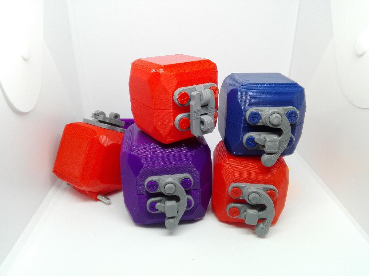 Lowpoly Cube Box Ringbox com ferrolho