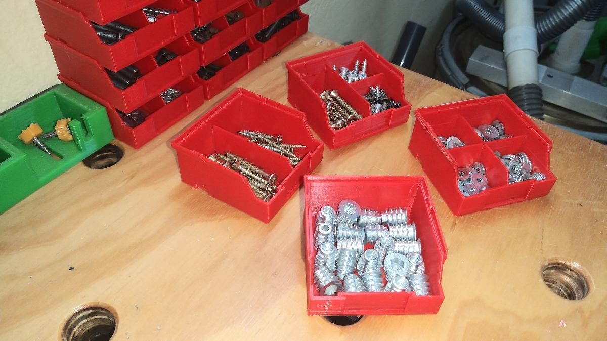 Caixa de Parafuso Empilhavel (divisoes e robusta)