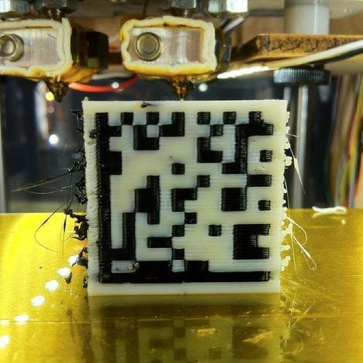 Data Matrix Dualstrusionator: Dualstrusionador de Matriz de Dados