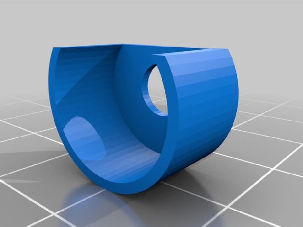 Automatizando um brinquedo vintage R2D2 de 10 cm.