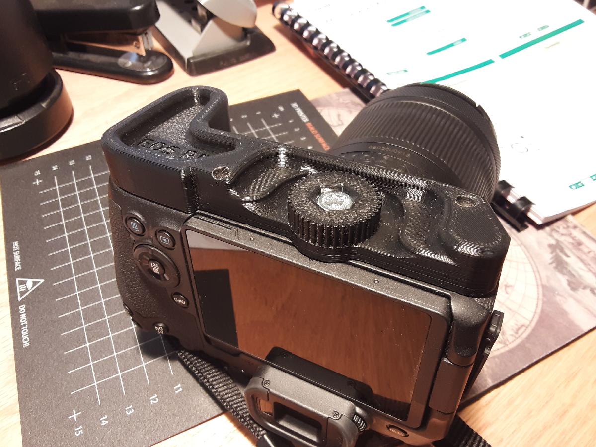 Grip da Canon EOS RP, funciona muito bem!