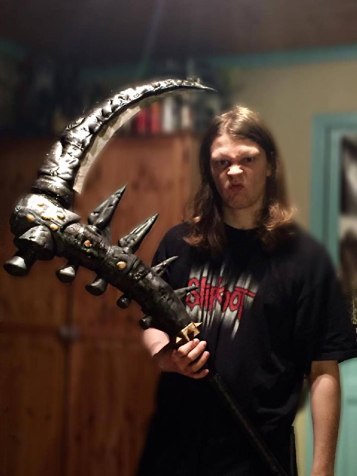 Foice Sombria de Monster Hunter