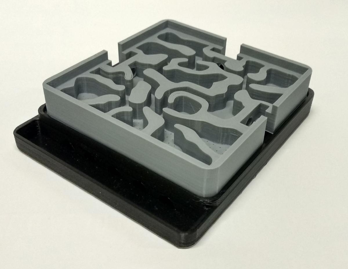 Hormiguero hibrido com deposito de agua