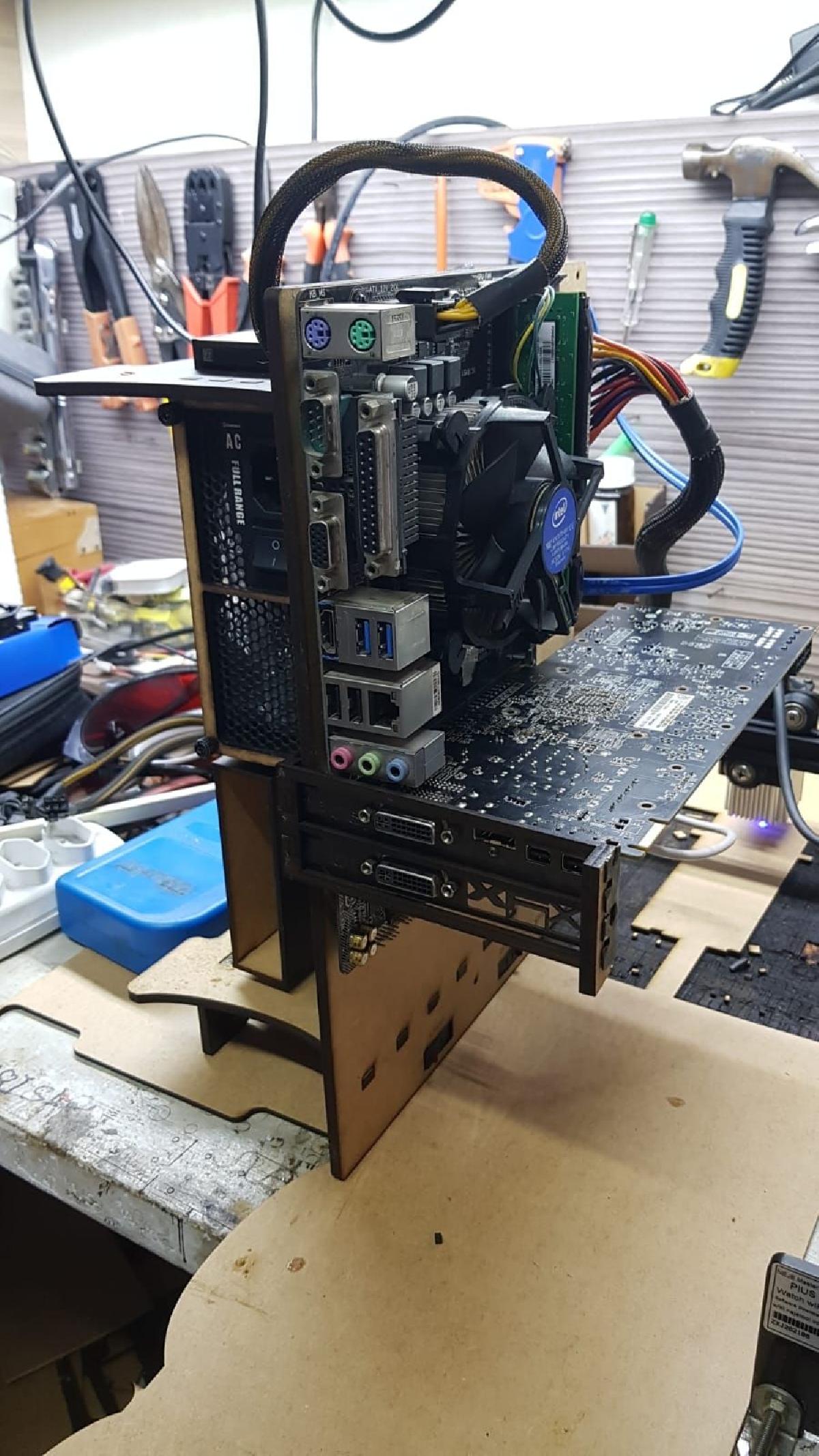Bancada de testes para corte em MDF, case.