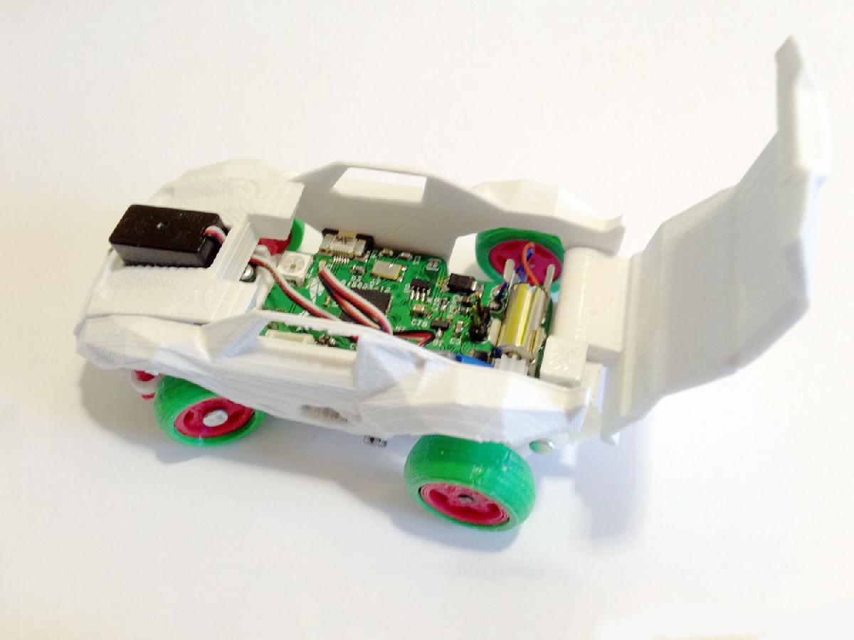 Carro RC compativel com Arduino e habilitado para smartphone: 3DRacers