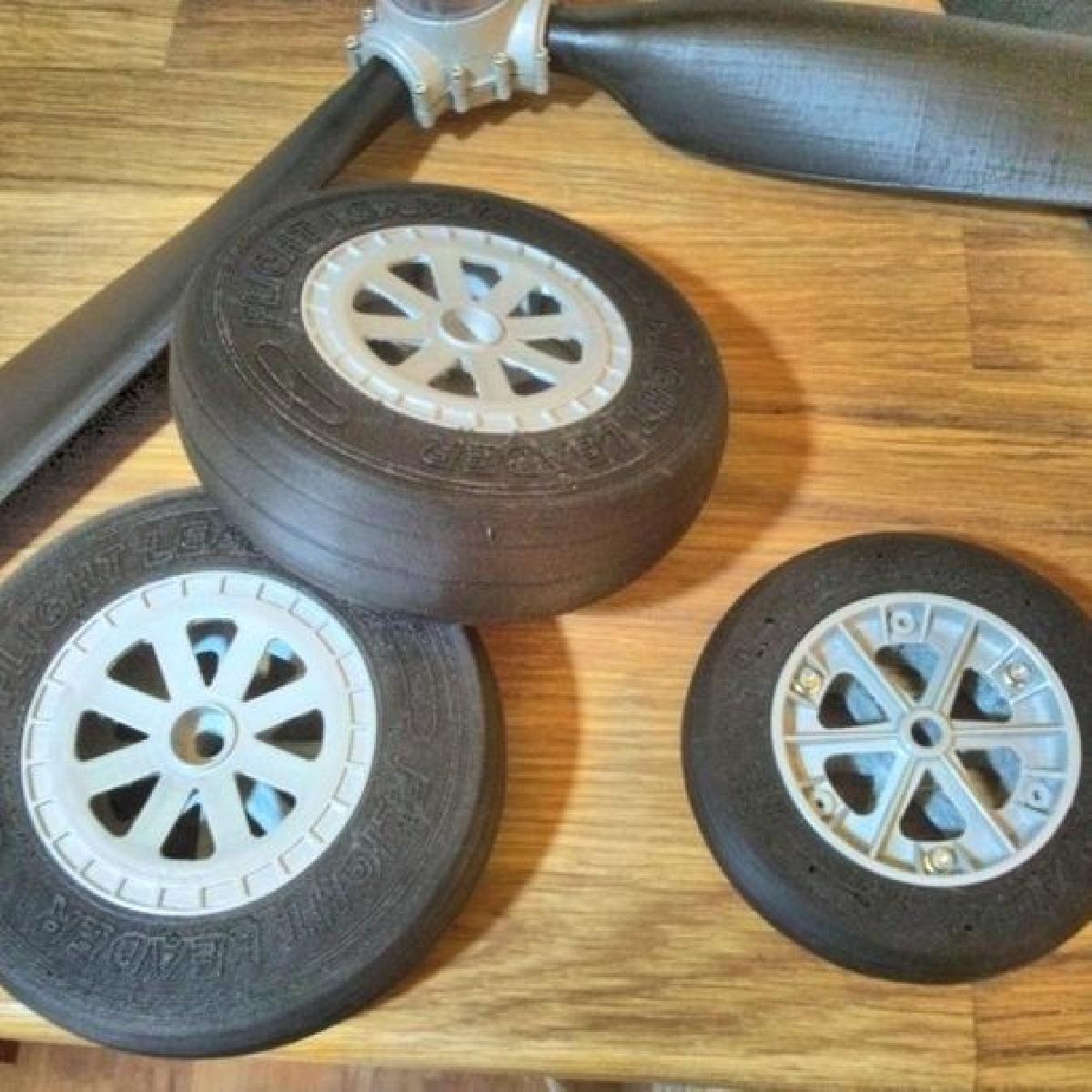 Conjunto de rodas para ESM F7F Tigercat.