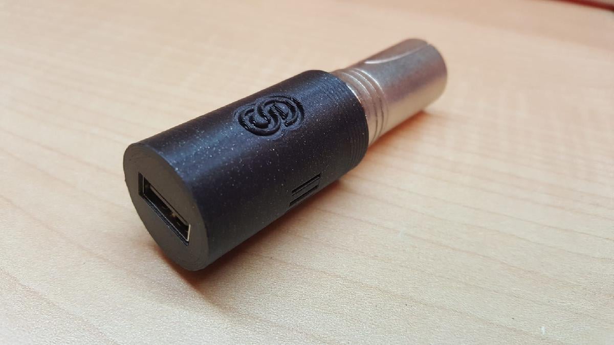 Cargador de celular para cadeira de rodas.