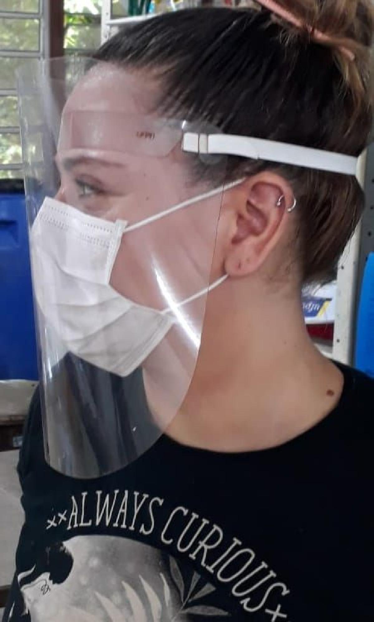 Viseira de acetato para cortagem a laser