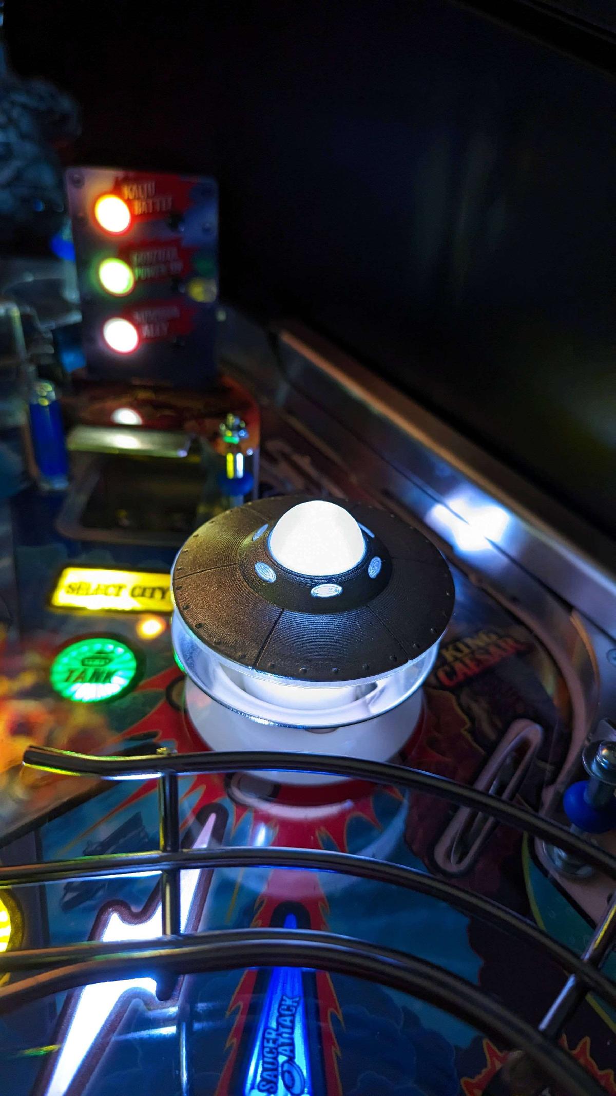 Mod de disco voador do Godzilla / Stern Pinball