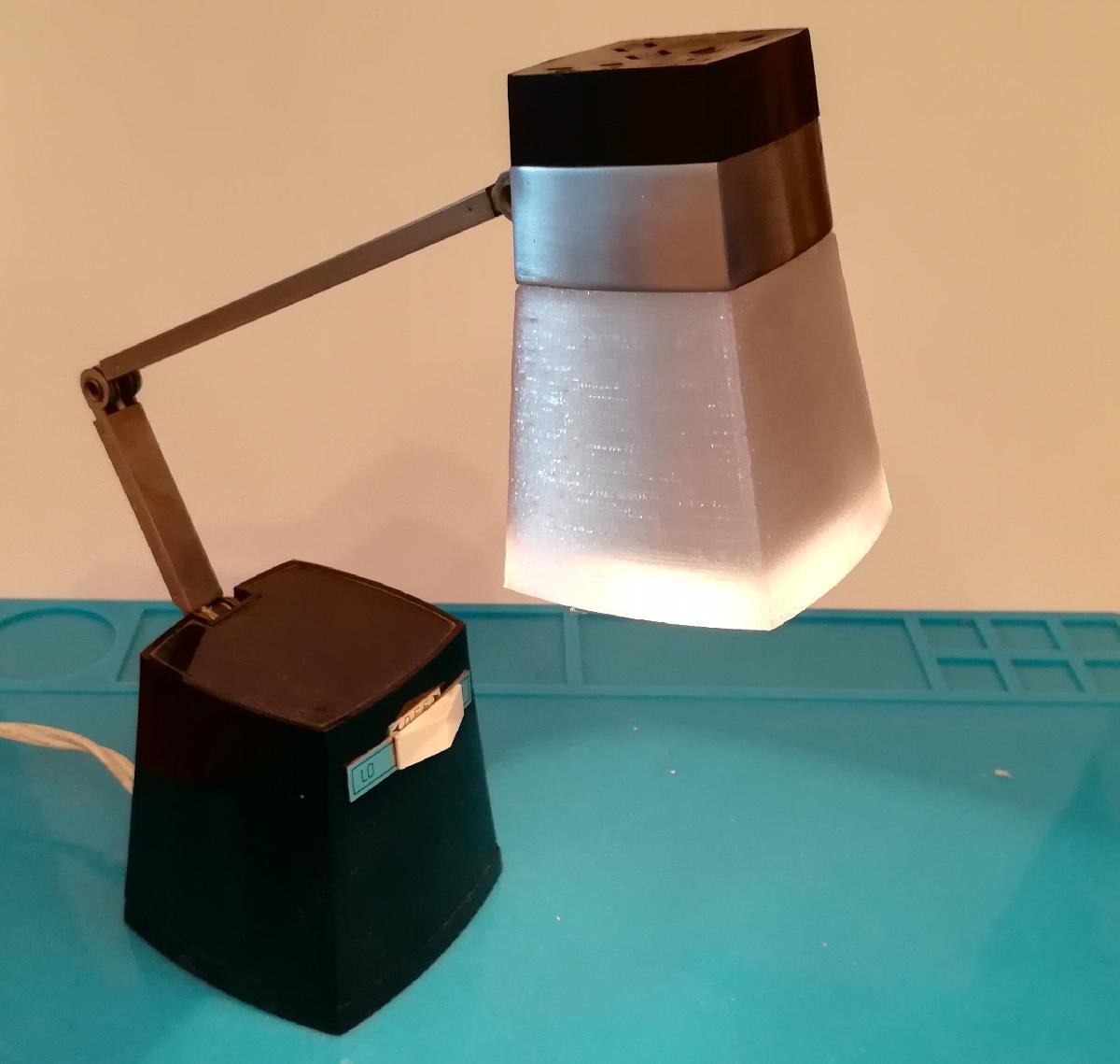 Abajur da lampada de mesa Taki Light Iris (Tl 84)