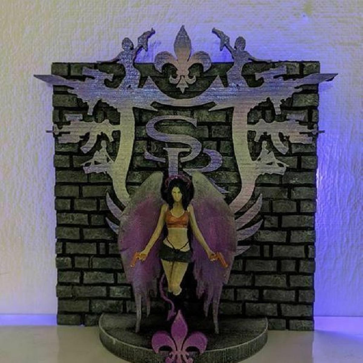 Estatua de Saints Row com fundo.