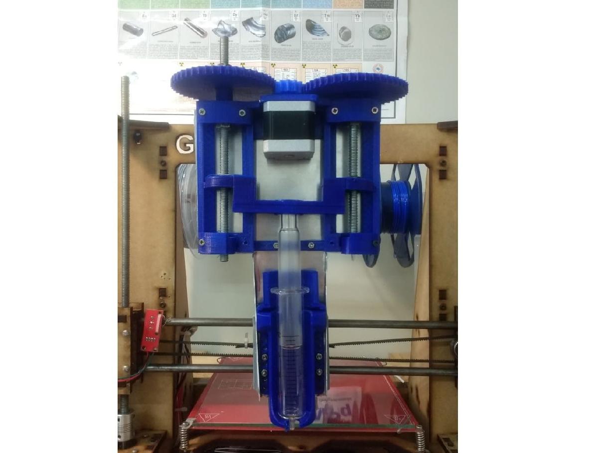Extrusora para materiais em pasta   materiais ceramicos
