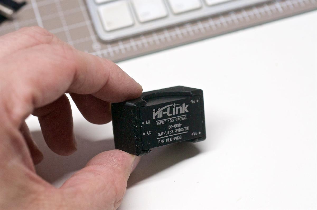 Hi LinkBox   Caixa para soldar com seguranca em conversores AC DC Hi Link.