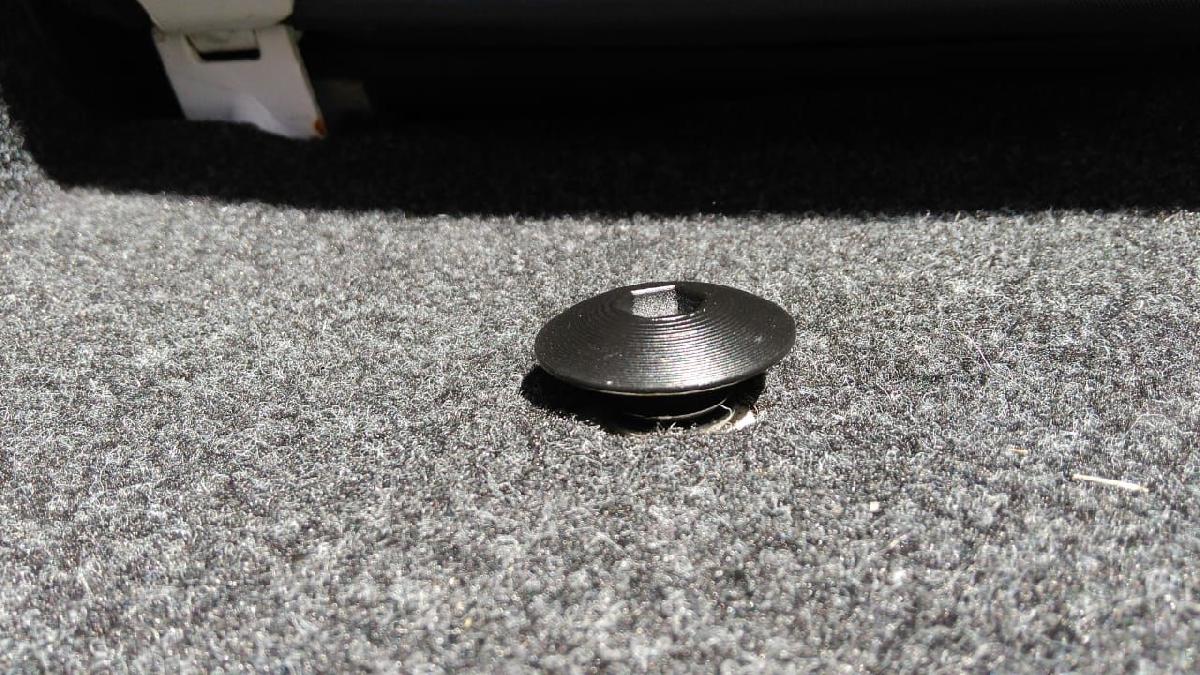 Suporte para a rede do porta malas VW.