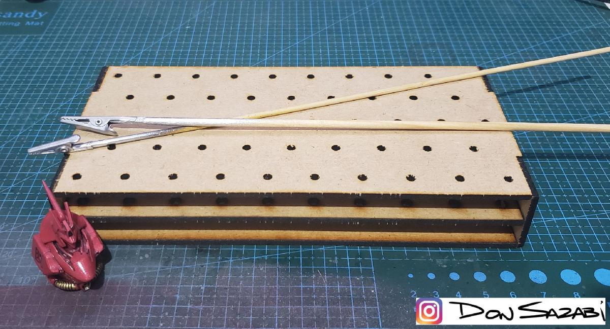 Base para ferramenta de fixacao de tinta de hobby
