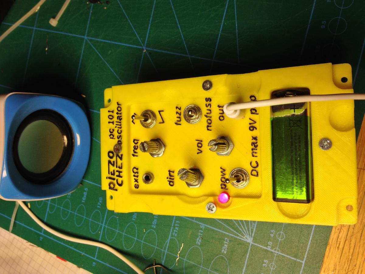 Oscilador Piezo Chez com Overdrive e Fuzz