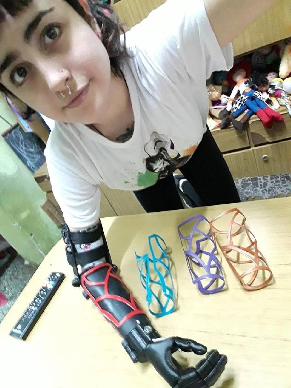 Protese Hope#1 para braco baseada na mao flexivel.