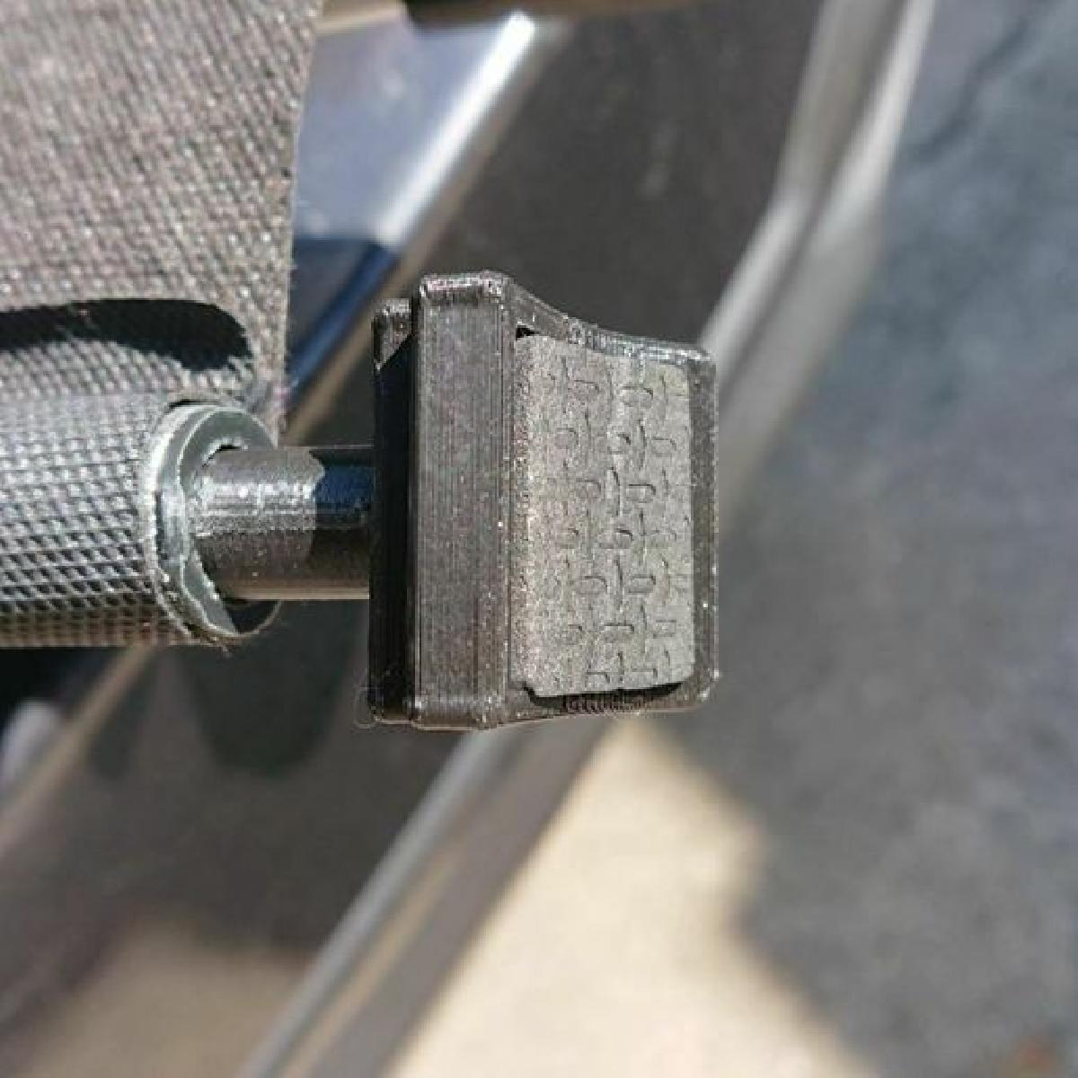Reparo do buffer da mola da tampa do porta malas/cargo cover do Subaru Forester.