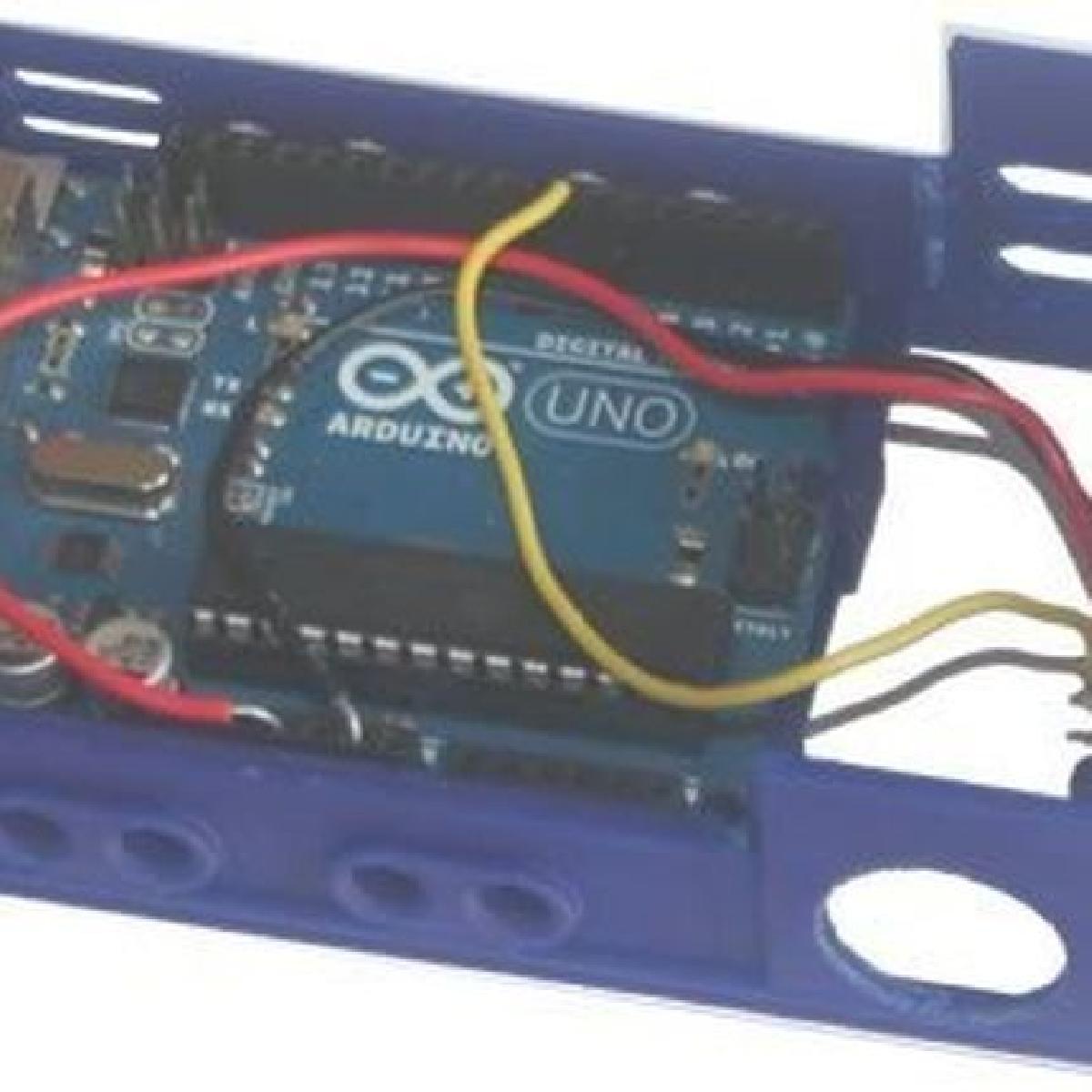 badBrick bbBasePLXPIR, sensor Parallax PIR (Rev B) + Arduino UNO R3 Base Case.