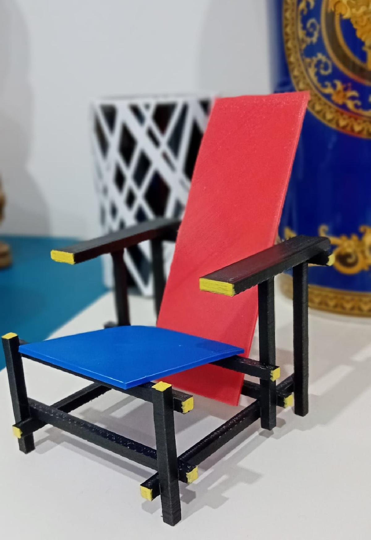 Cadeira azul e vermelha Rietveld