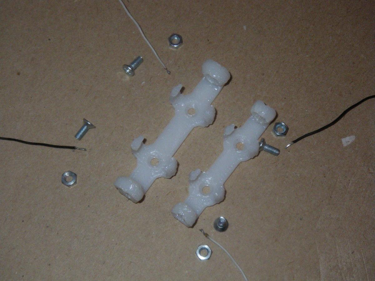 Suportes de bateria para tipos AA e AAA.