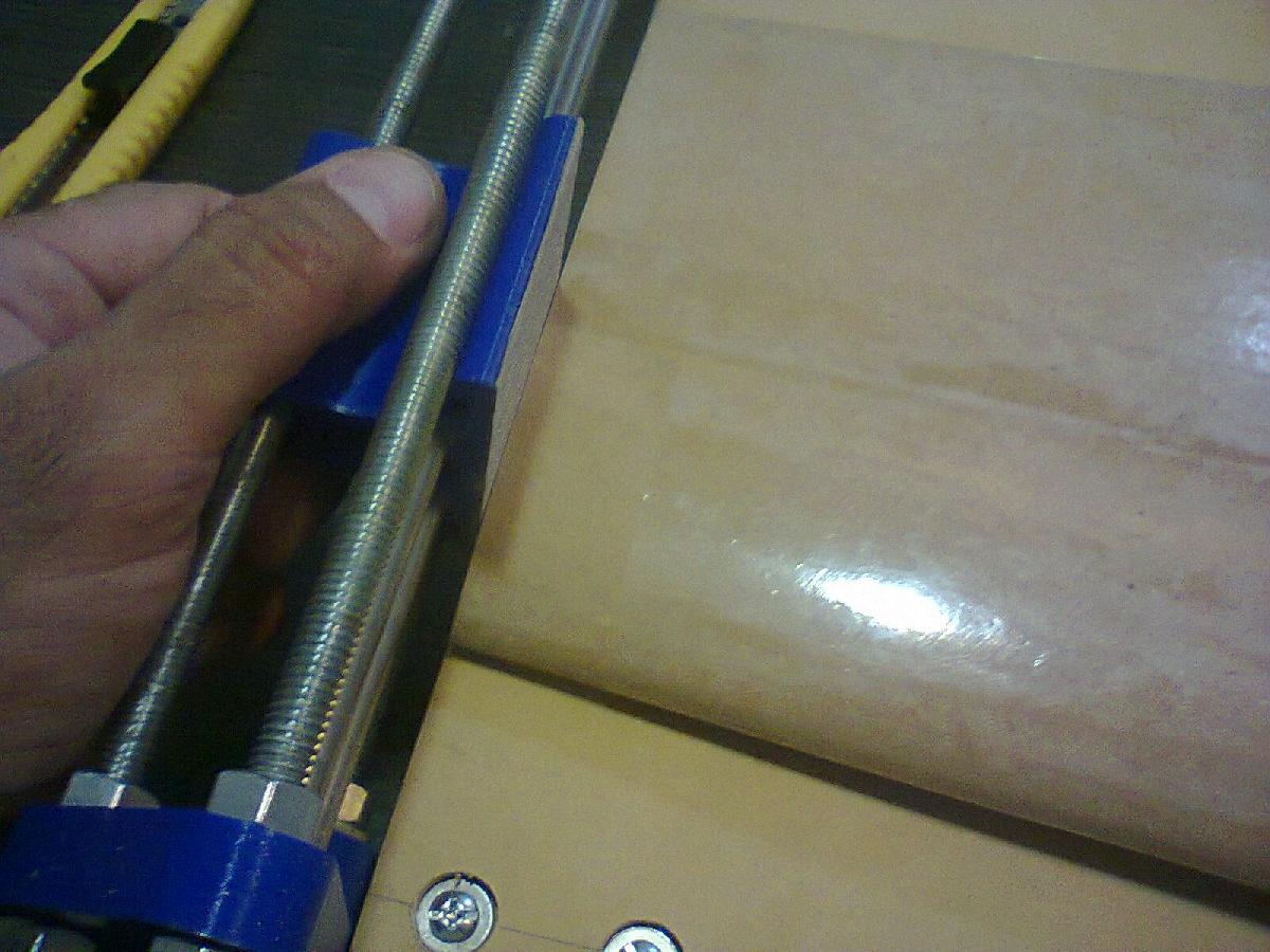 Lixadeira de angulos de diedro de asas de aeromodelismo