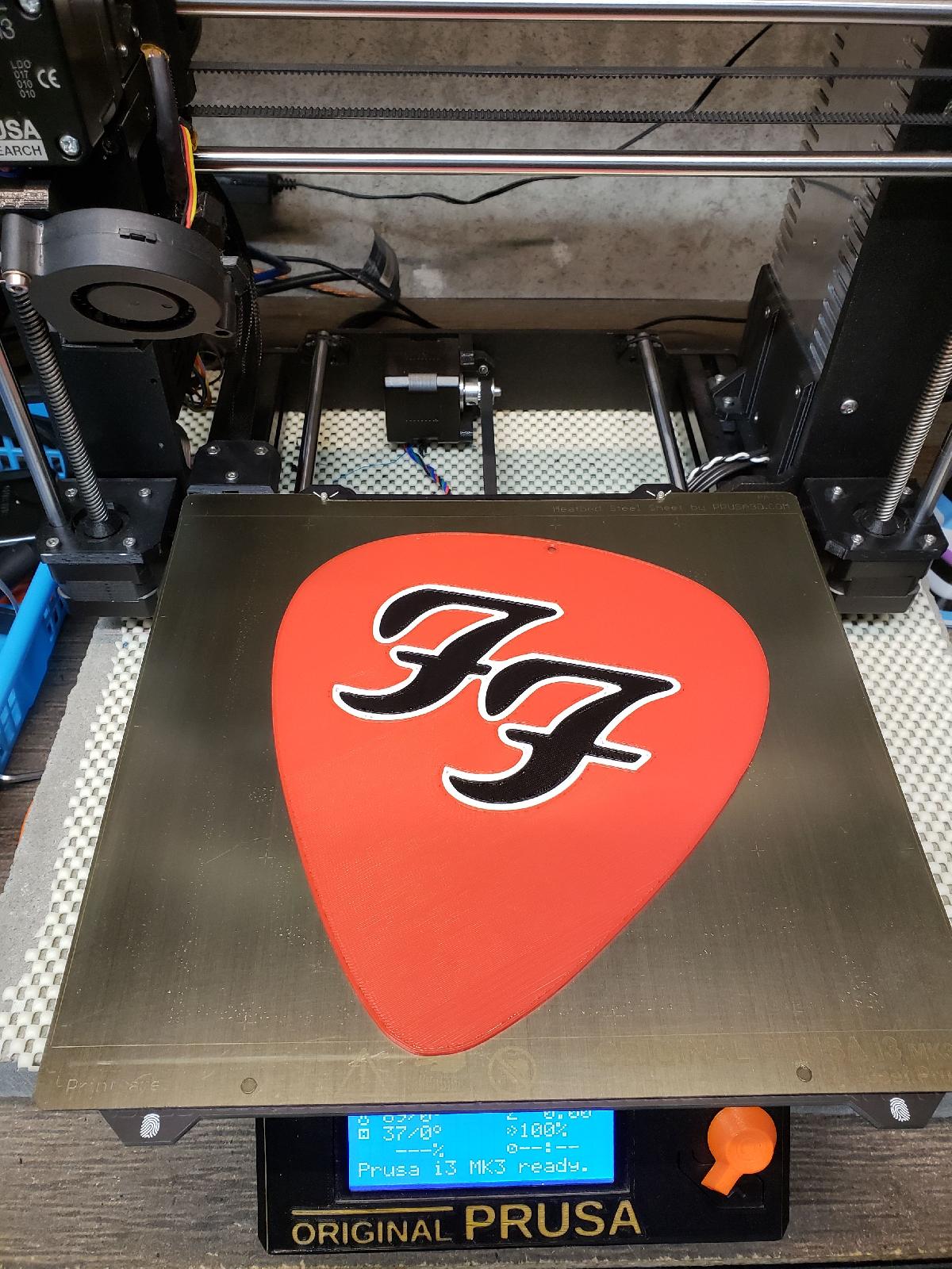 palheta de guitarra multicolorida do giant foo fighters