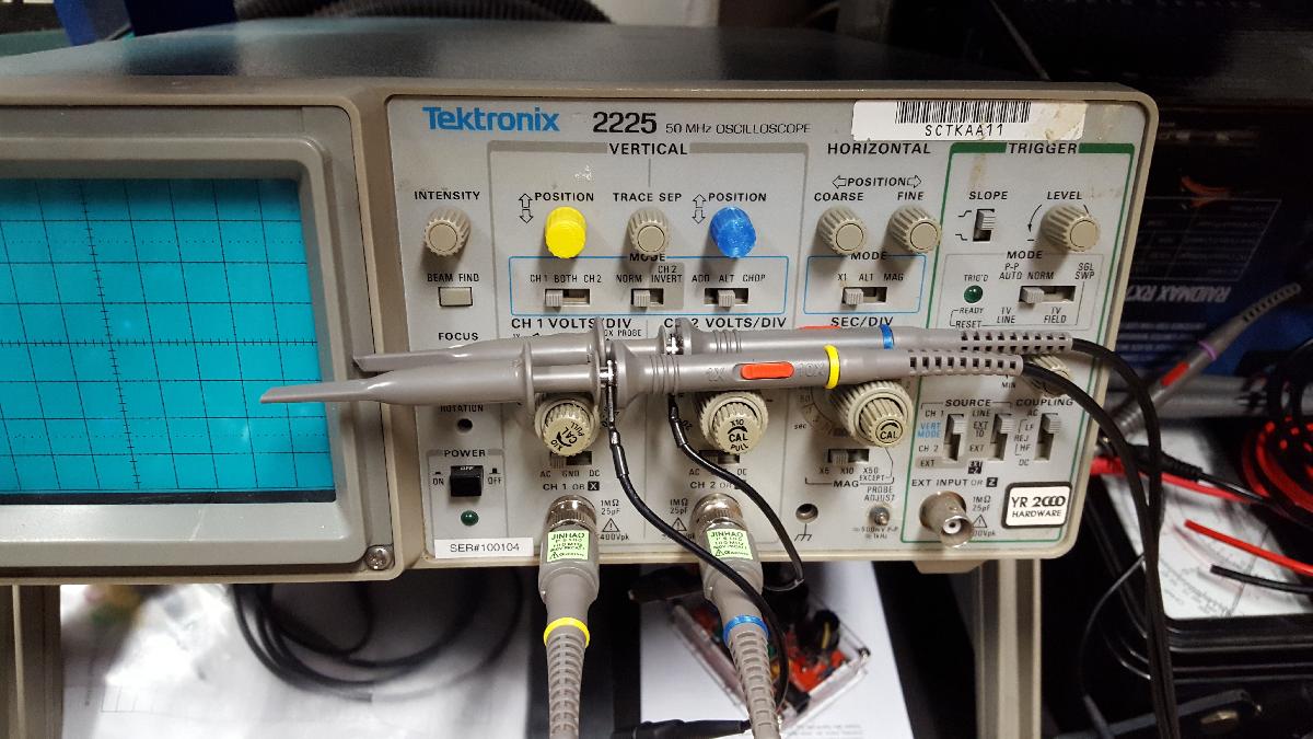 Botao de controle do osciloscopio Tektronix 2225