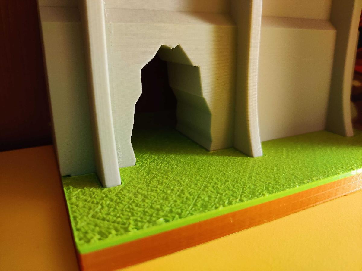 Suporte para livros Attack on Titan