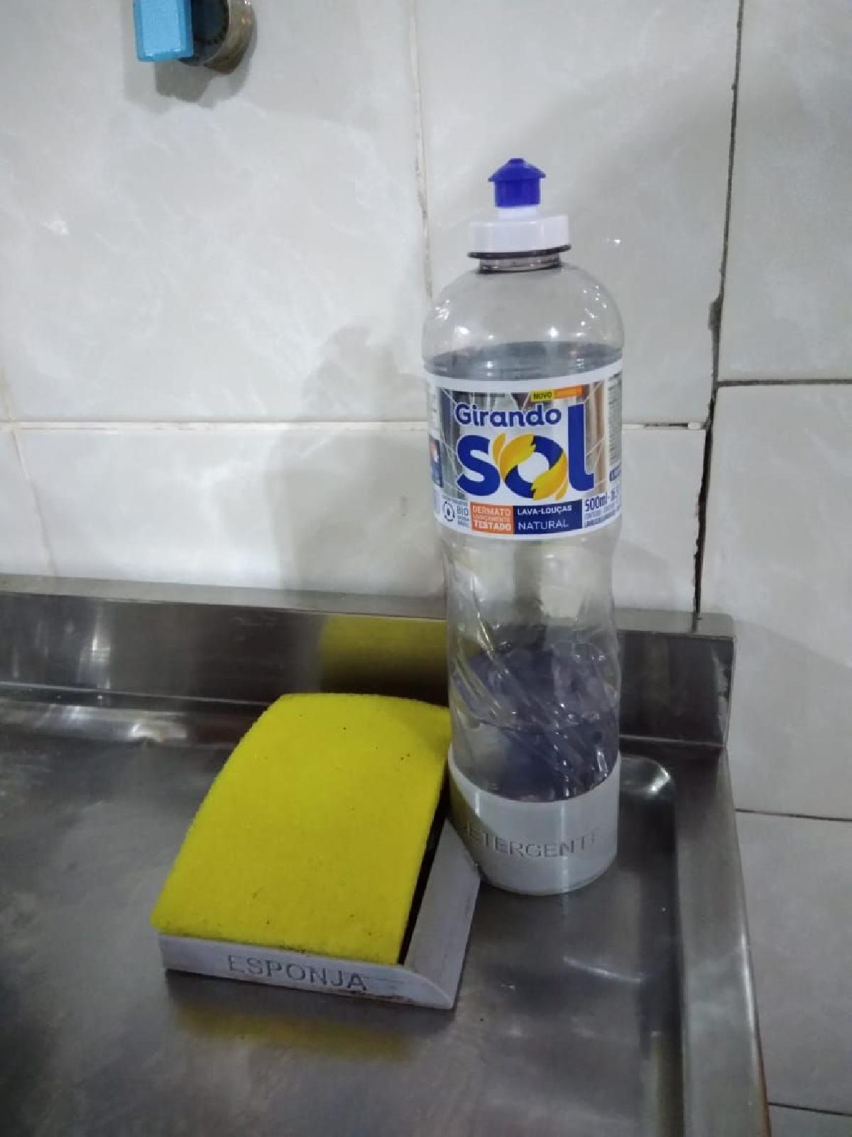 Support for sink for sponge and detergent.