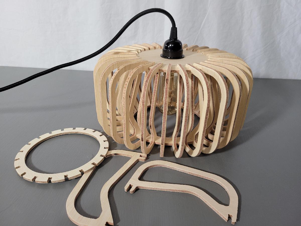 Lustre Redondo Cortado em CNC de Madeira