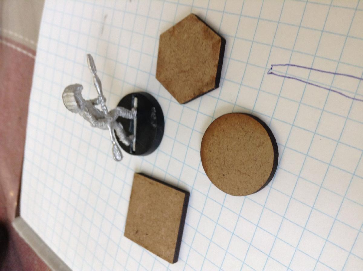 Bases Miniatura de MDF Corte a Laser 25mm 1"