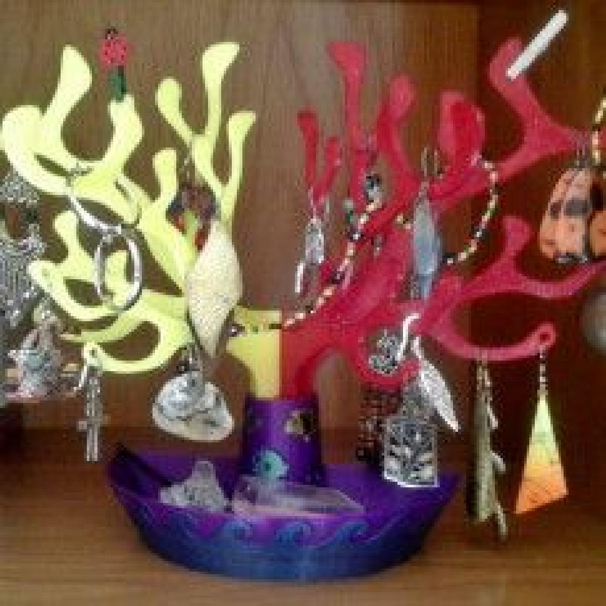 EXPOSITOR CORAL PARA PULSEIRAS, BRINCOS E COLARES
